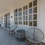 Hotel Get Royal & *