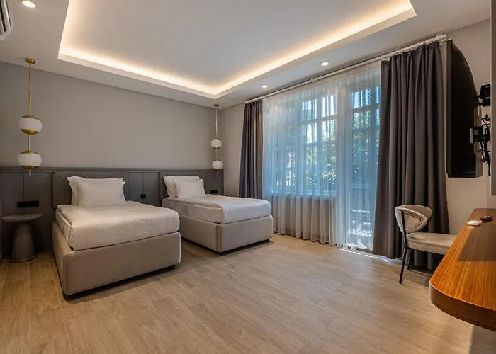 Get Royal Hotel&spa Hotel *