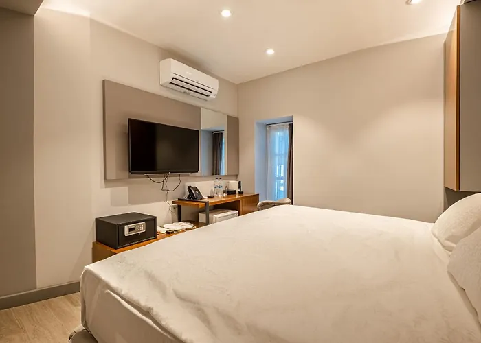 Get Royal Hotel&spa Hotel *